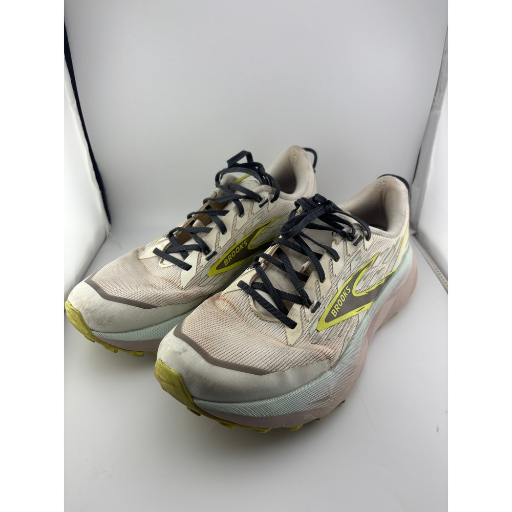 Brooks Cascadia 17 Trail Running Shoes Womens 9.5 Tan Yellow 1204461B117